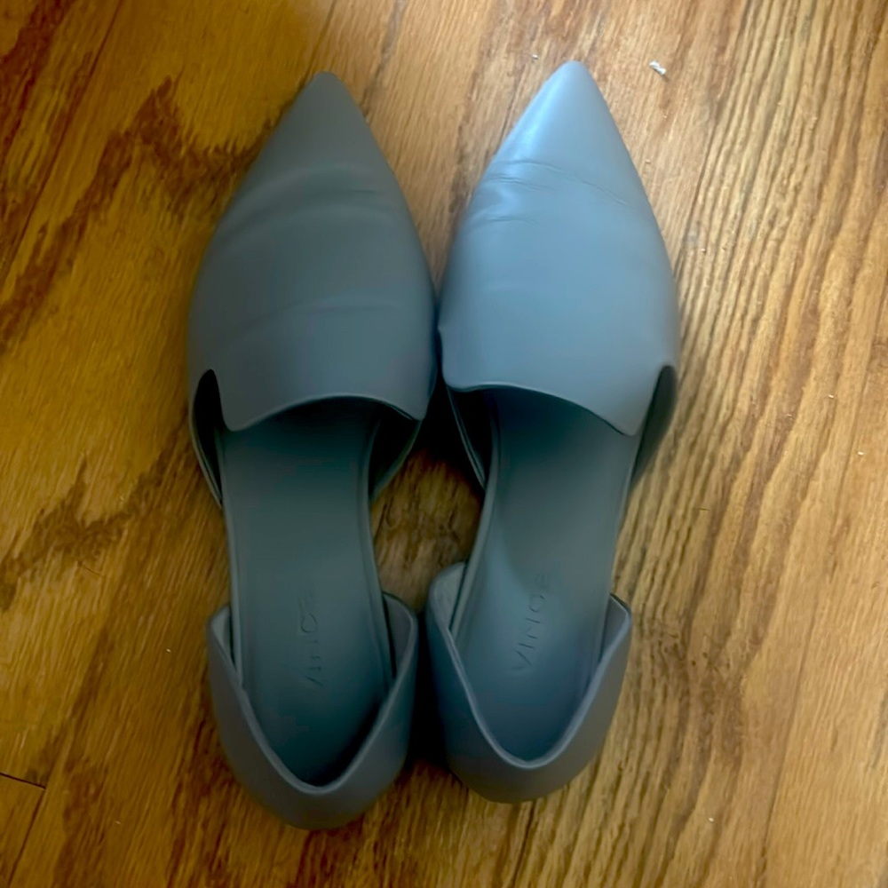 EUC Vince size 6 flats